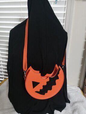 🎃 Trick ‘r Treat Sam Sucker Inspired Pumpkin Crossbody Purse  Super cute spooky